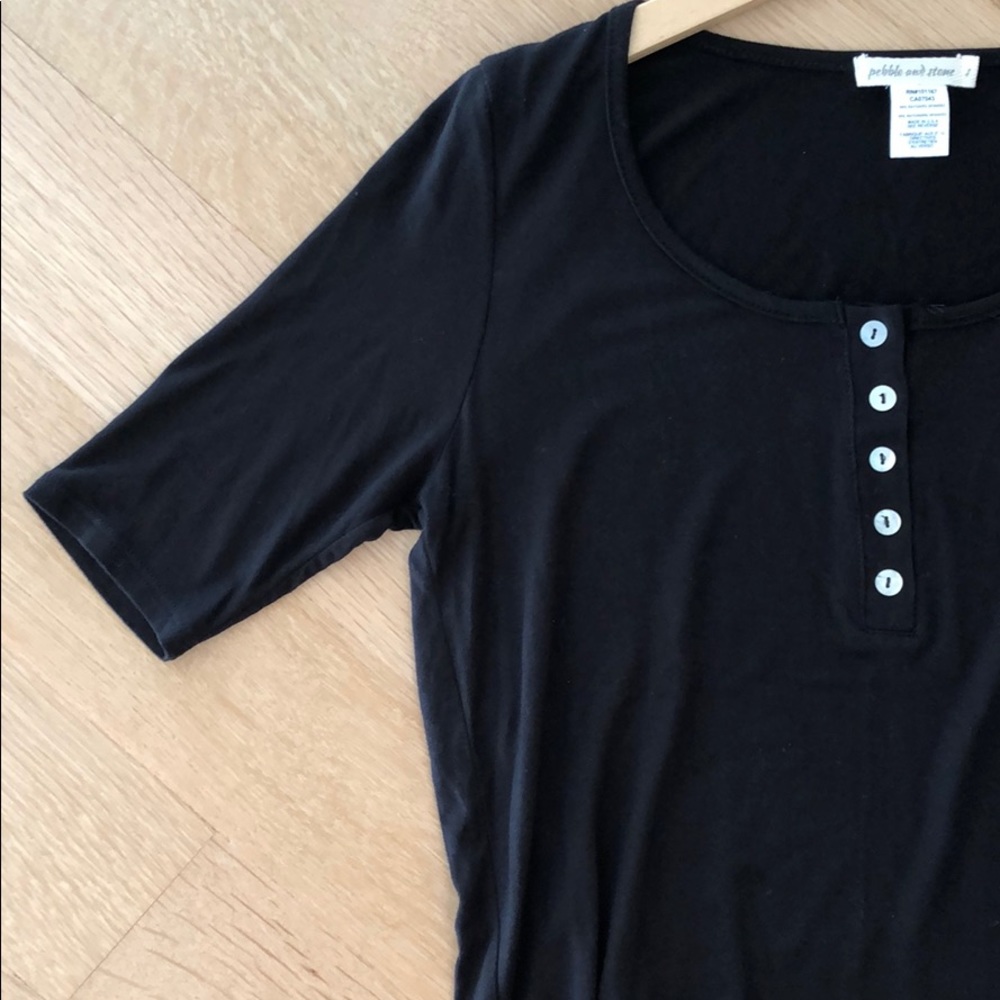 Pebble and Stone Black Top